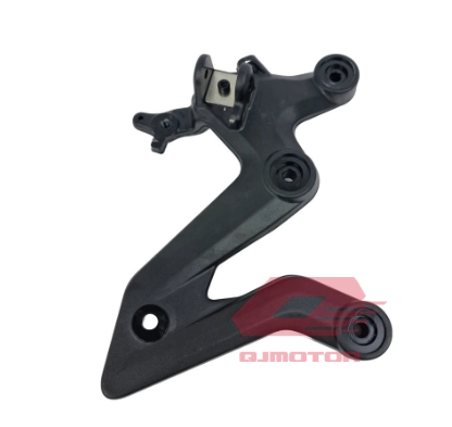 QJ SRT 800 X ÖN BASAMAK BRAKETİ SOL X8