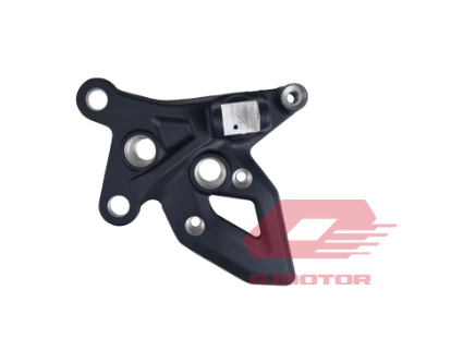 QJ SRK 400 RR ÖN SAĞ BASAMAK BRAKETİ